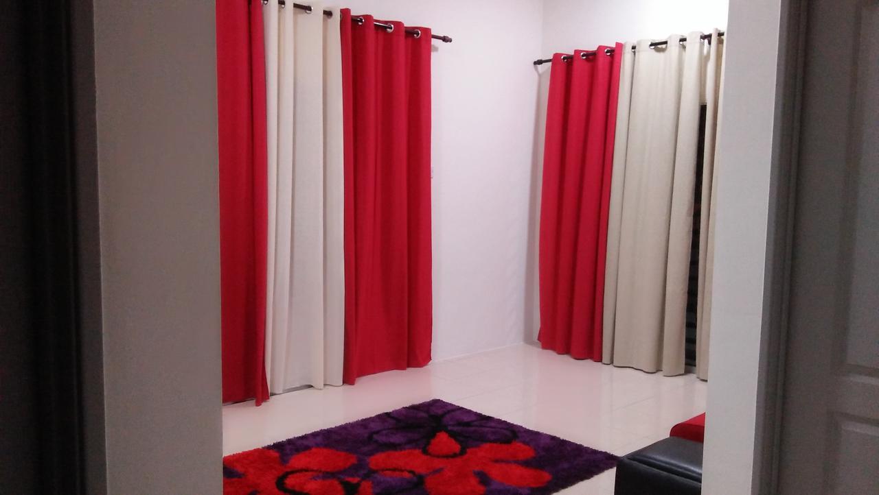Maihomestay Seri Iskandar Esterno foto